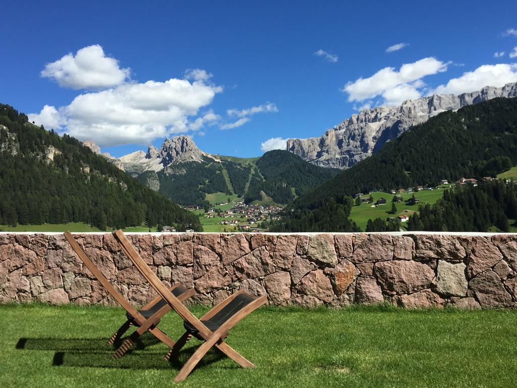 Apartments Etruska Santa Cristina Val Gardena ภายนอก รูปภาพ